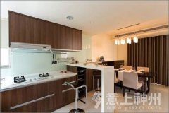 �h(hu��n)���N���b������}